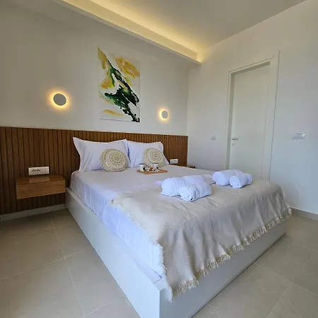 Ares Beachfront Luxury 3*