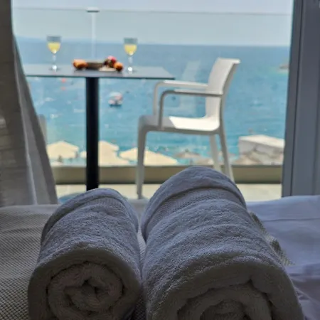 Penzion Ares Beachfront Luxury