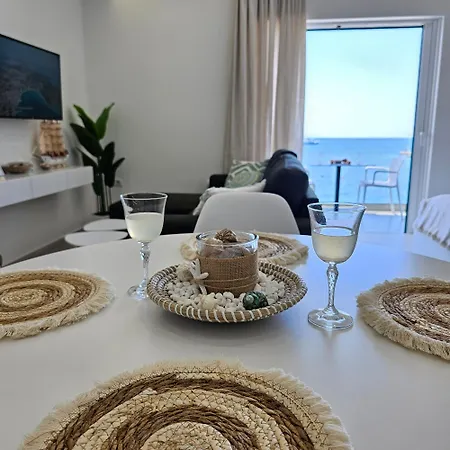 Penzion Ares Beachfront Luxury