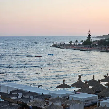 Penzion Ares Beachfront Luxury 3*