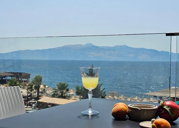 Ares Beachfront Luxury 3* Saranda