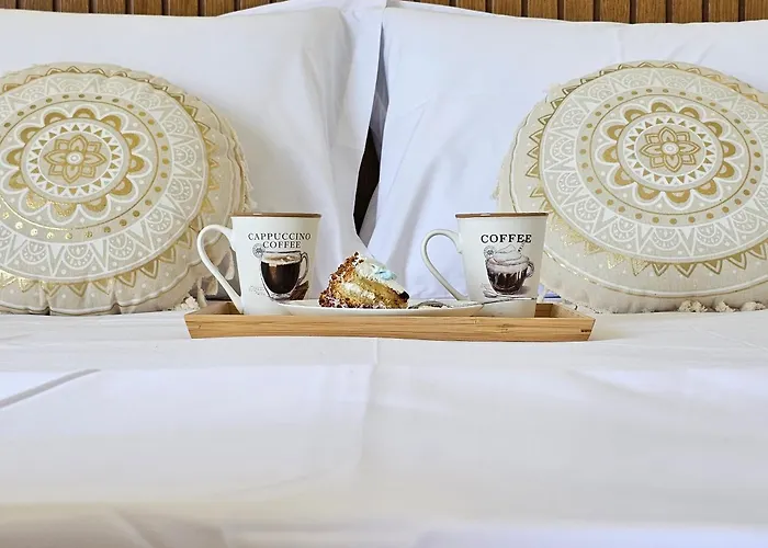 Konukevi Ares Beachfront Luxury