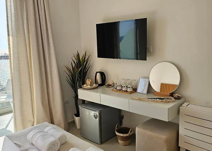 Konukevi Ares Beachfront Luxury