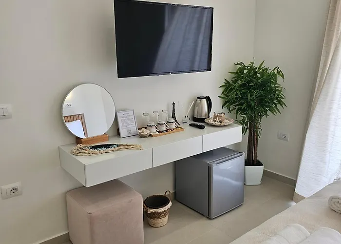 Konukevi Ares Beachfront Luxury Saranda