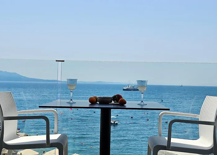 Ares Beachfront Luxury 3* Saranda
