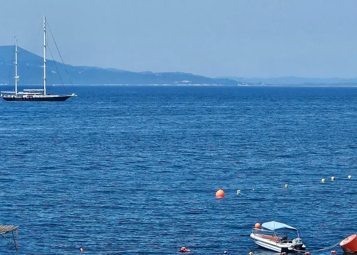 Ares Beachfront Luxury 3*