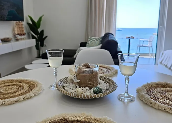 Pensionat Ares Beachfront Luxury