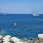 Ares Beachfront Luxury 3* Sarandë