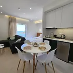 Ares Beachfront Luxury Penzion Sarandë