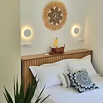 Penzion Ares Beachfront Luxury 3*