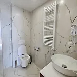 Penzion Ares Beachfront Luxury 3*