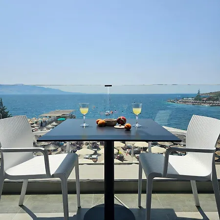 Ares Beachfront Luxury Guest house