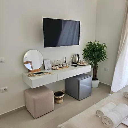 Guest house Ares Beachfront Luxury Sarande