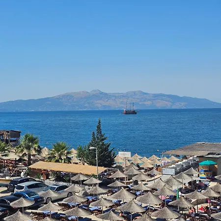 Guest house Ares Beachfront Luxury